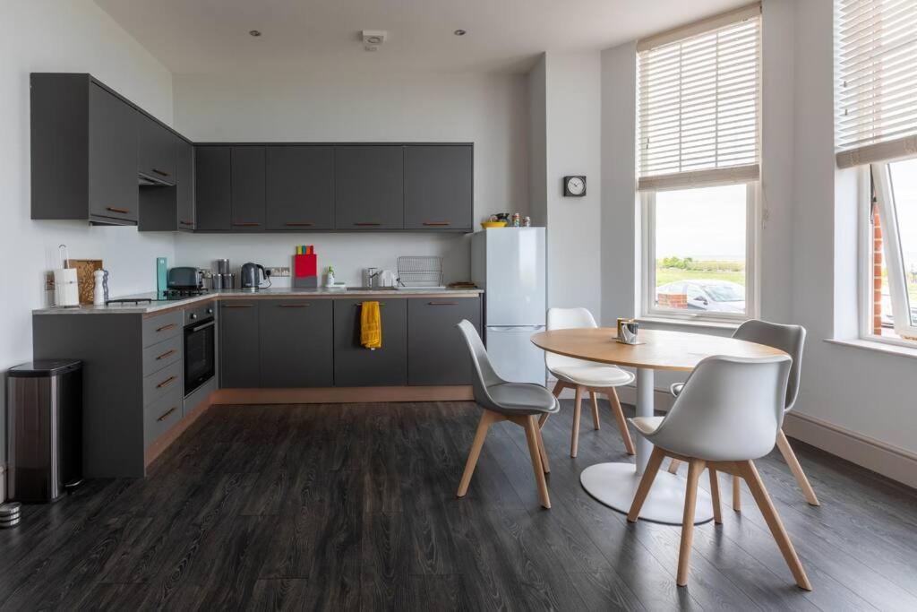 Appartement Waves@Walpole - 2 Bed Flat With Amazing Sea Views à Margate Extérieur photo