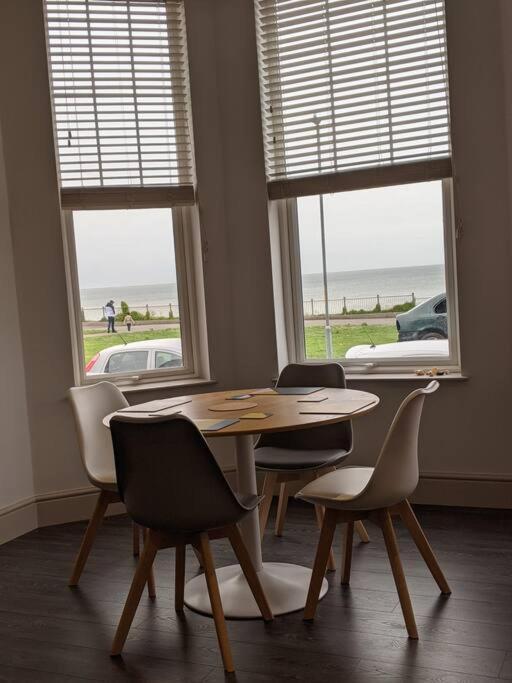 Appartement Waves@Walpole - 2 Bed Flat With Amazing Sea Views à Margate Extérieur photo