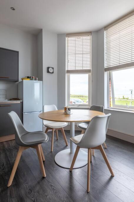 Appartement Waves@Walpole - 2 Bed Flat With Amazing Sea Views à Margate Extérieur photo