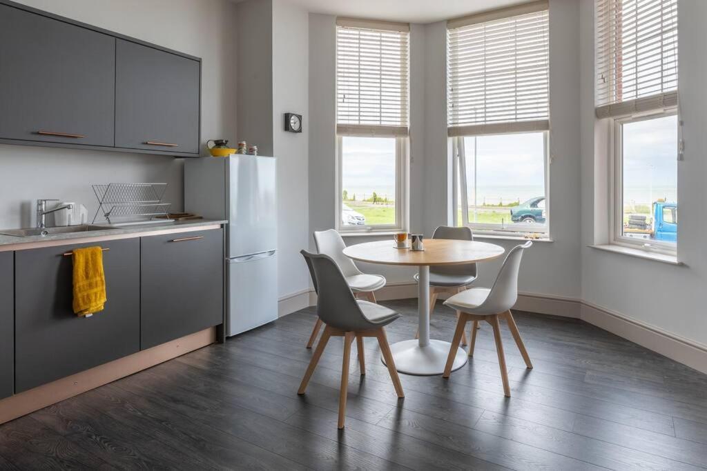 Appartement Waves@Walpole - 2 Bed Flat With Amazing Sea Views à Margate Extérieur photo