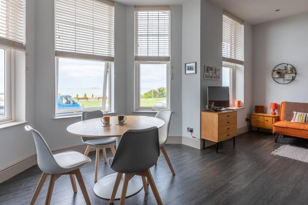 Appartement Waves@Walpole - 2 Bed Flat With Amazing Sea Views à Margate Extérieur photo